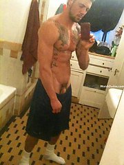 Amateurs selfpictures of ex boyfriends in the mirror