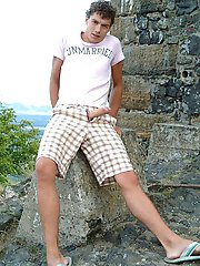 Outdoors: A quiet wank