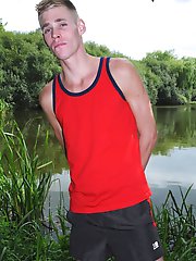 Outdoors: Horny cross-country runners stop off for a hot flip-flop fuck in the open!