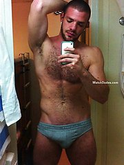 Amateur selfpics of the hottest guys